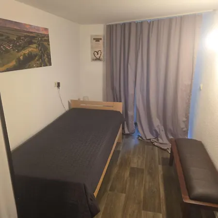 Monteur-, Ferien- Und In Groß Rossau Ferienhaus Osterburg
