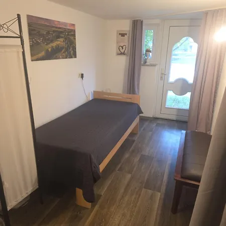 Monteur-, Ferien- Und Gaestehaus In Gross Rossau Im Eg Dom wakacyjny