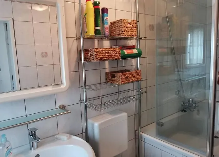 Monteur-, Ferien- Und Gaestehaus In Gross Rossau Im Eg Дом отдыха *