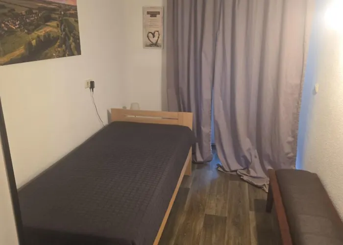 Monteur-, Ferien- Und Gaestehaus In Gross Rossau Im Eg Дом отдыха Остербург