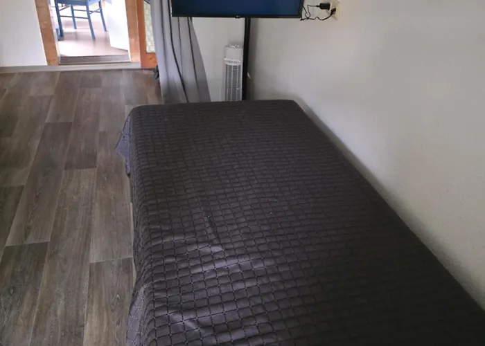 Дом отдыха Monteur-, Ferien- Und Gaestehaus In Gross Rossau Im Eg *